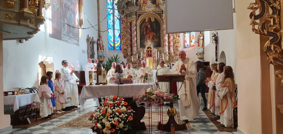 Sveta maša s p. Arturom Sosa DJ