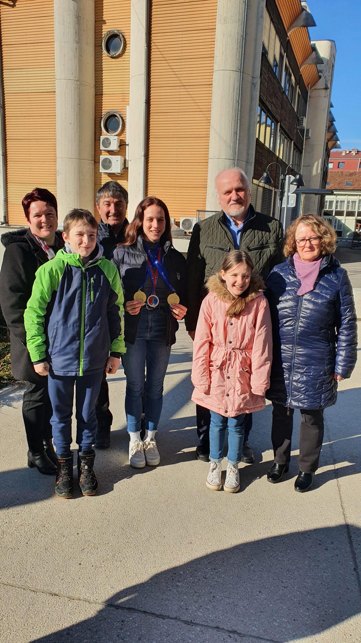 Lucija Potnik, naša dejavna župljanka je postala članska državna prvakinja v teku na 60 m. V hvaležnosti Gospodu za njo smo veseli in ji še naprej želimo Božjega blagoslova in Marijinega varstva. ČESTITAMO!!!